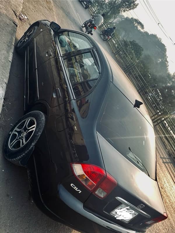 Honda Civic EXi 2005 contact me on watsapp and olx thnku 2