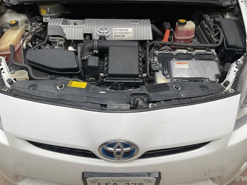 Toyota Prius 2011 model 6