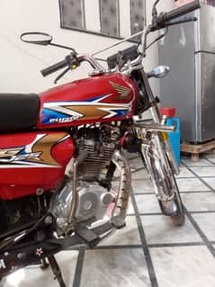 Honda 125 /20 modl fresh ND new condition one hand use original d