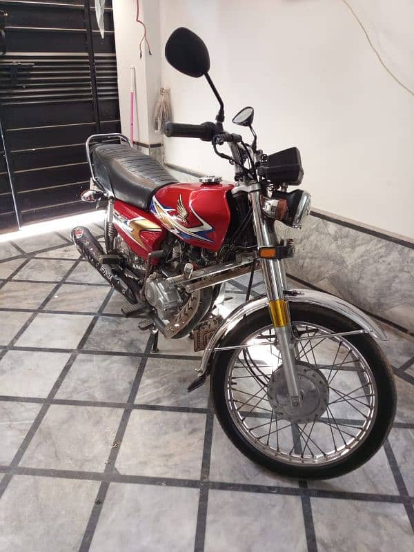 Honda 125 /20 modl fresh ND new condition one hand use original d 4