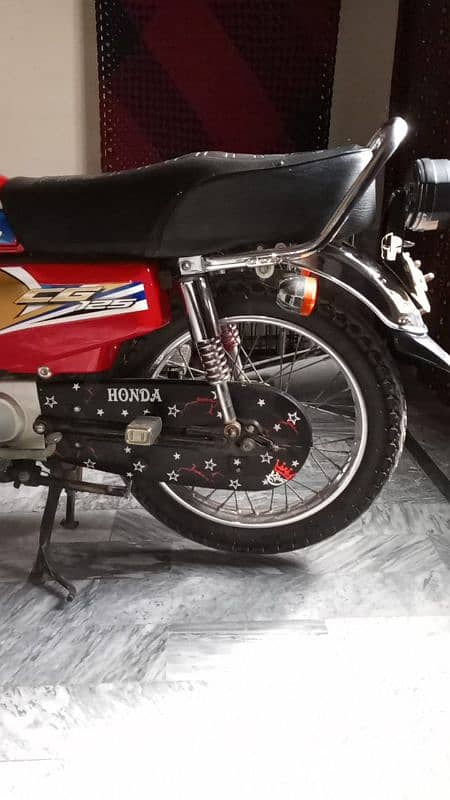 Honda 125 /20 modl fresh ND new condition one hand use original d 7