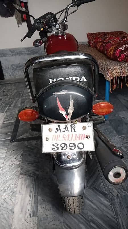 Honda 125 /20 modl fresh ND new condition one hand use original d 8