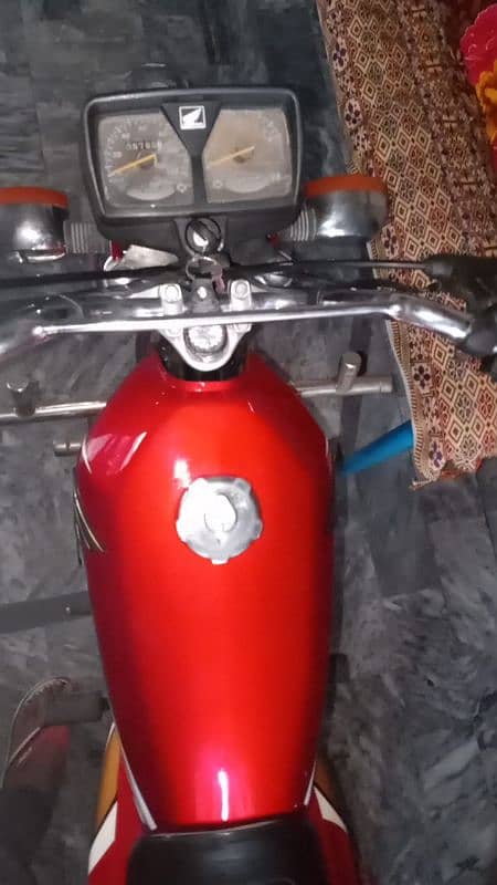 Honda 125 /20 modl fresh ND new condition one hand use original d 9