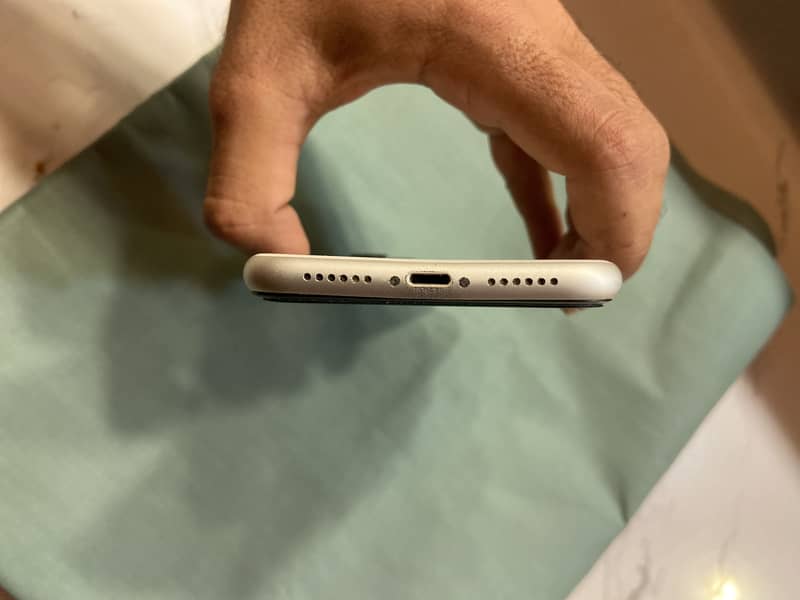 urgent sale IPhone 11 non pta 2