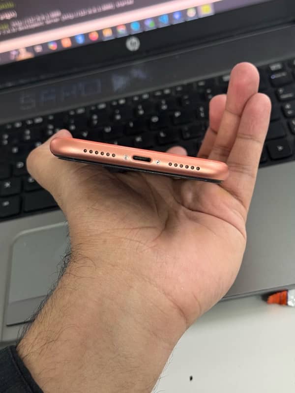 IPhone XR 64GB factory unlock 2