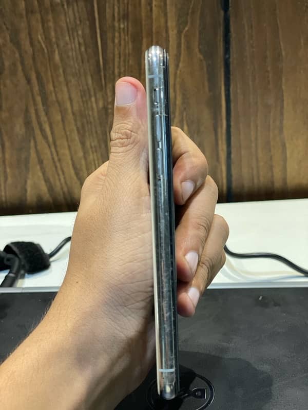 Iphone X 64 GB Non PTA 4