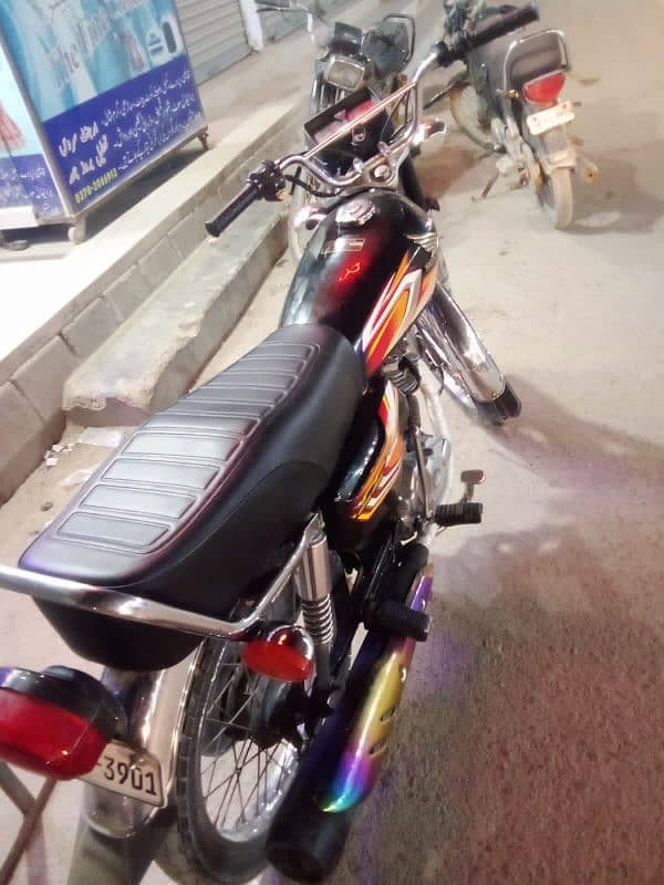 Honda 125 3sry month ki hai 22 ki 3