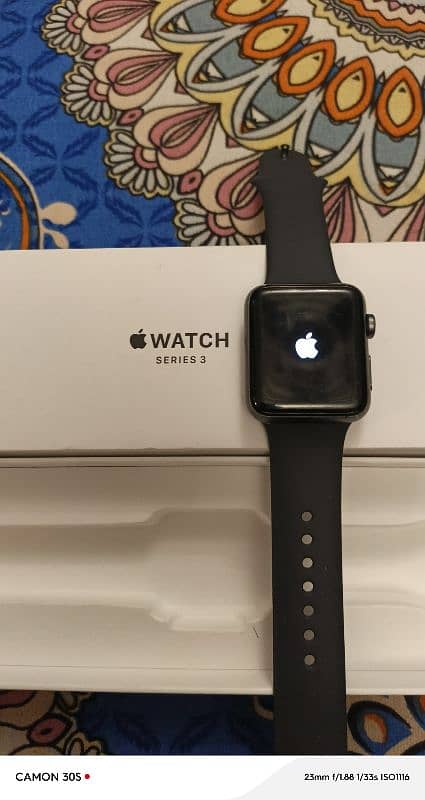 apple Watch series 3 with original box and charger 3