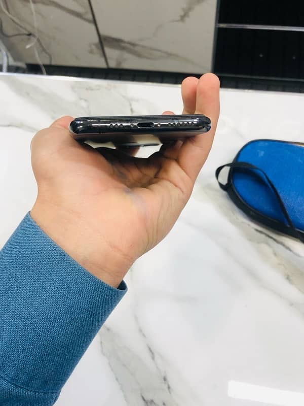 iPhone 11  pro pta approved 1