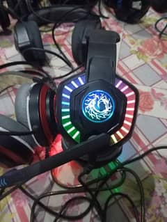 Use gaming RGB headphones