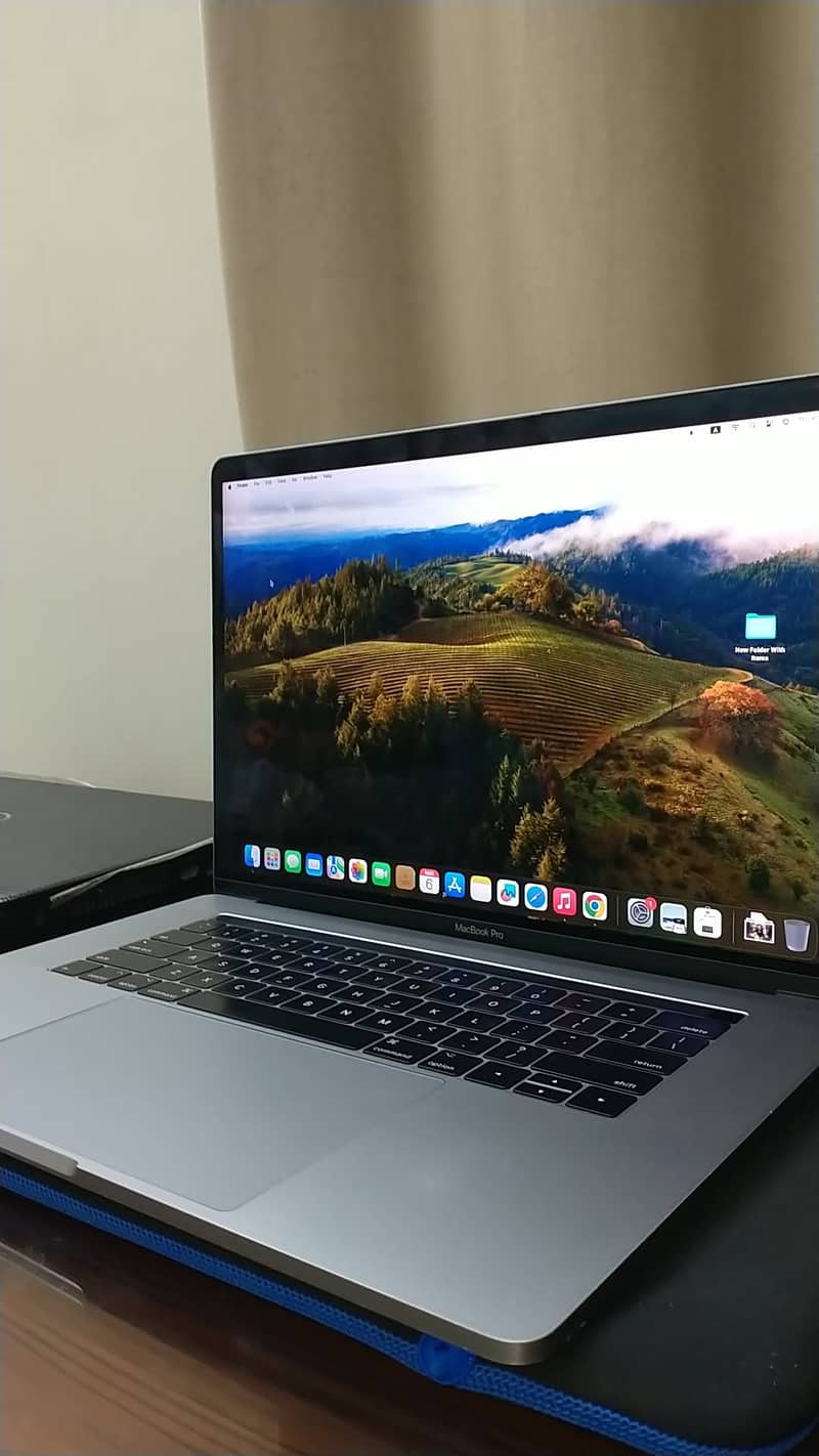 MacBook pro 2017.15 inch 1