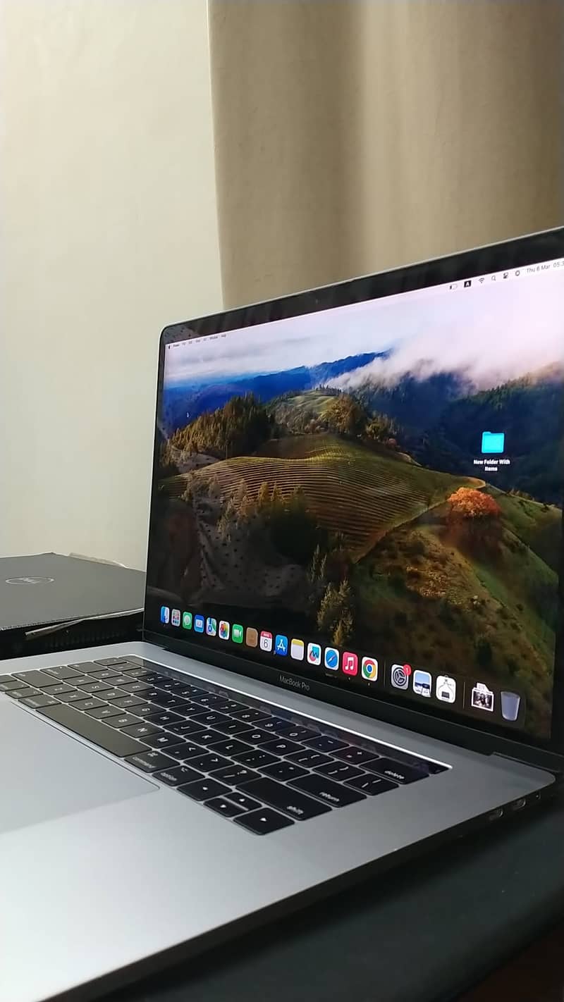 MacBook pro 2017.15 inch 3