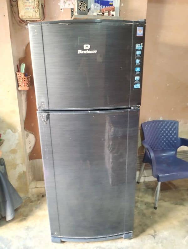 DAWLANCE REFRIGERATOR GOOD CONDITION GENIUNE COMPRESSOR NO ANY FAULT 4