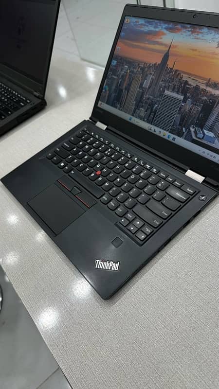 LENOVO Thinkpad X1 Carbon i7 6th Generation Ram 16gb ddr4 SSD 256gb 3