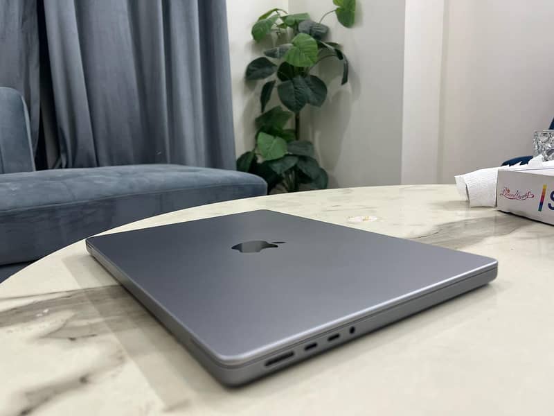 Macbook M1 Pro 14 inch (16gb Ram, 512gb ssd) ( Personally used ) 2