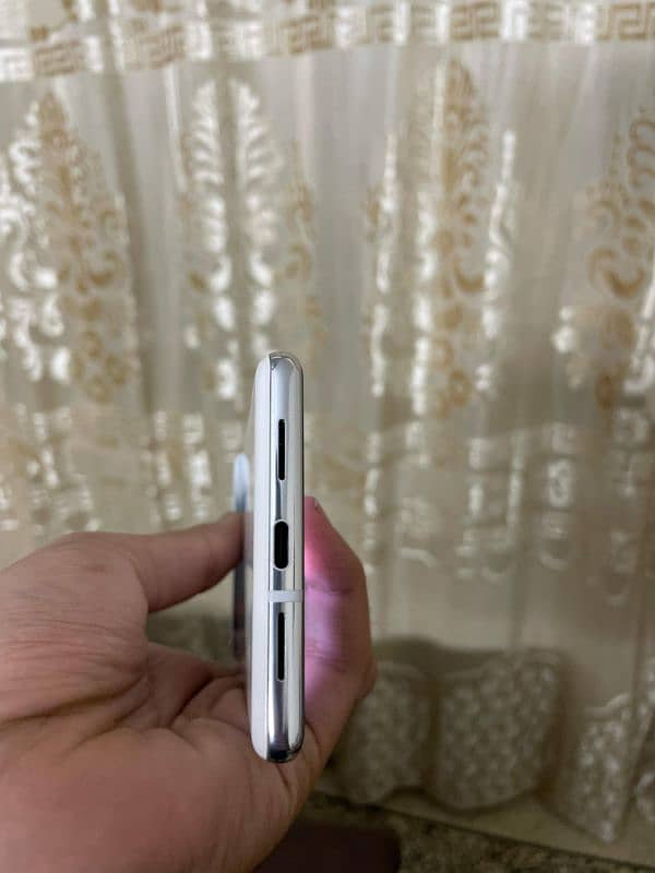 pixel 6pro 12/128 non pta scratchless 4