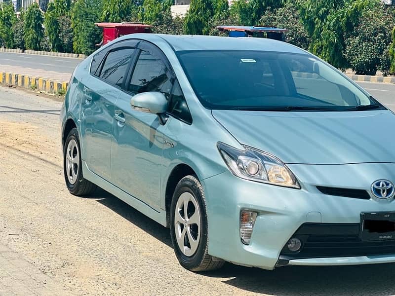 Toyota Prius 2012 5