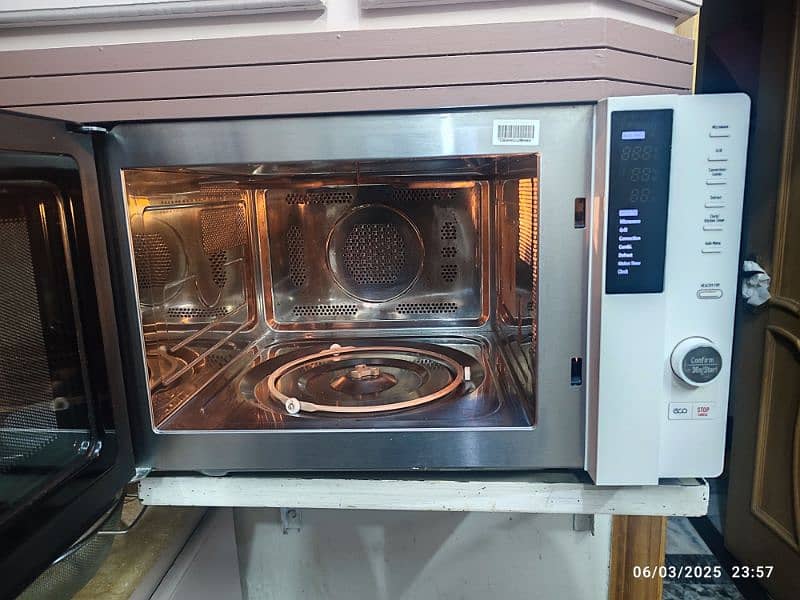 Dawlance DW-550 AF, Microwave Oven with Grill and Convection 2