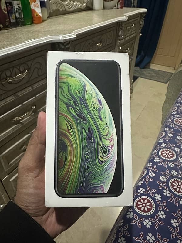 Apple iPhone XS (64GB) – PTA Approved 4