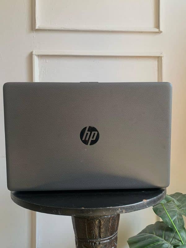 HP Laptop HP 250 G7 in new condition with charger 4