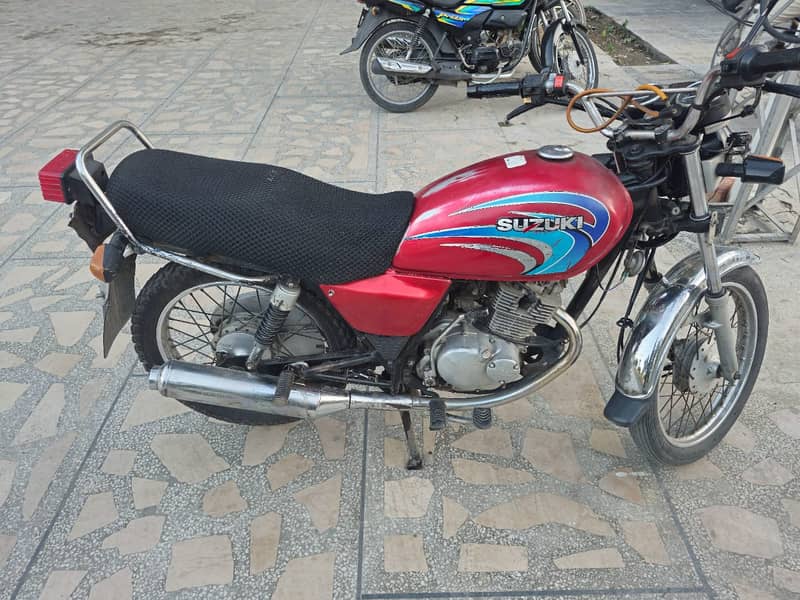 Suzuki GS-125 2010 MODEL 1