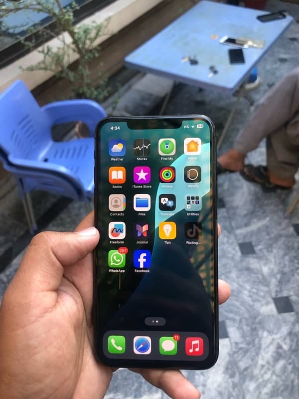 I phone 11 pro max pta approved 4