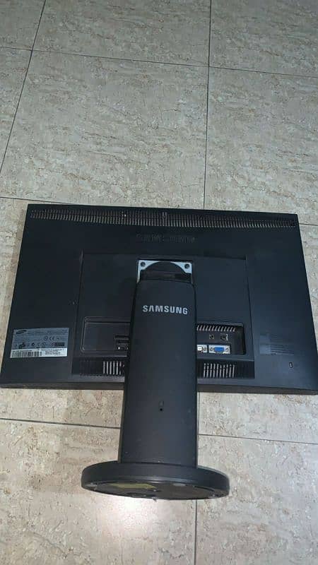 1 dell screen 1 Samsung 1 cpu dell 2/2 condition10/8 phone#03179622712 0