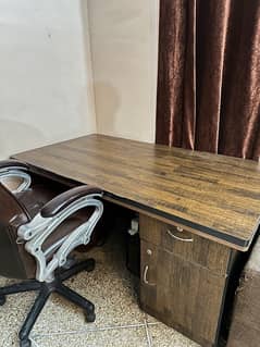 Manager Table for Office