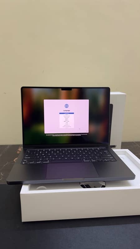 Macbook Pro M4 16GB 256GB 7