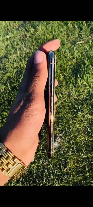 IPHONE 11PRO (FACTORY UNLOCK) 1