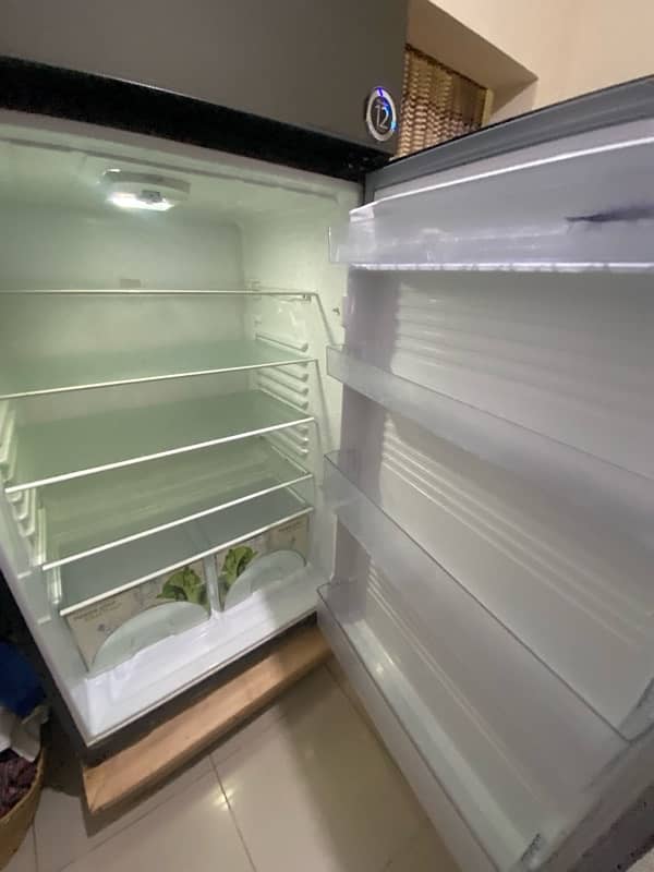 Dawlance Glass Door invertor Fridge 3