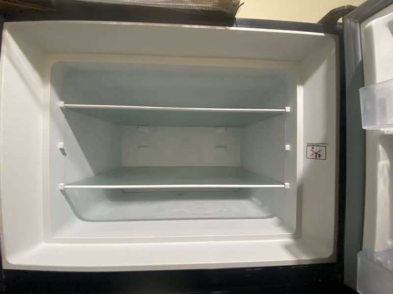 Dawlance Glass Door invertor Fridge 4