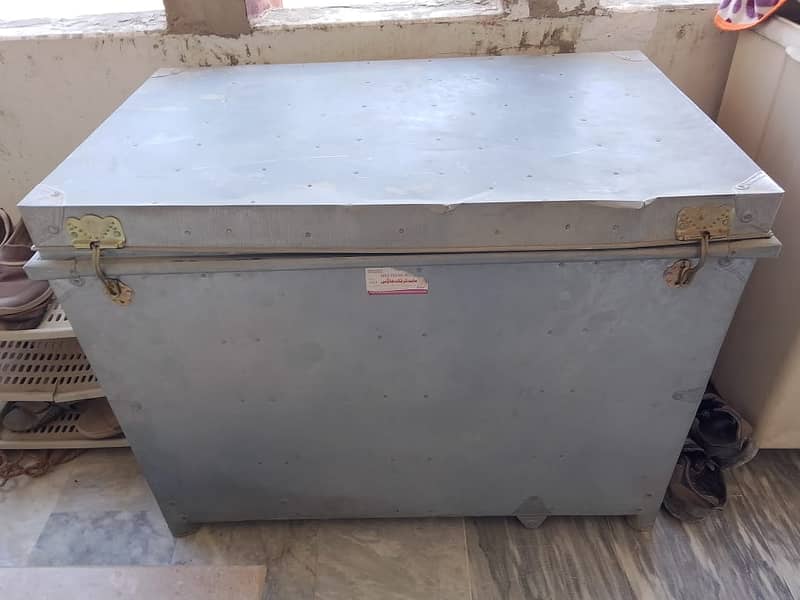 Iron Trunk Sandok in Good Condition 1