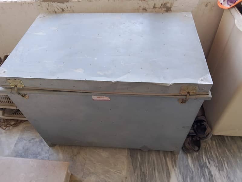 Iron Trunk Sandok in Good Condition 2