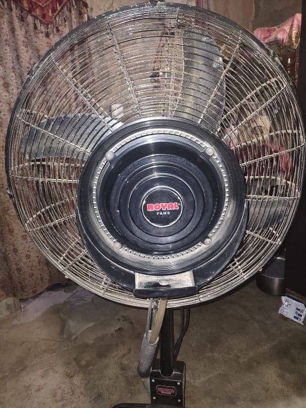 1 mist fan stand wala hai aur 1 ceiling fan hai 7