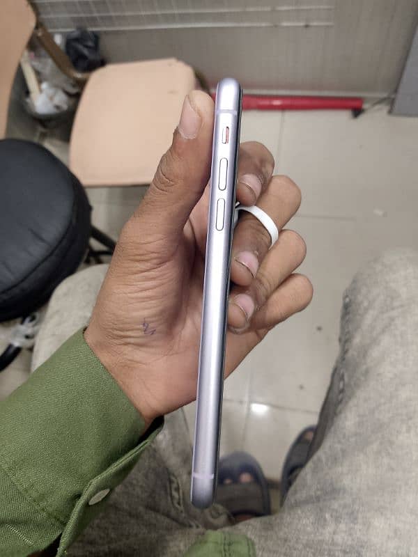 iphone 11 non pta 64 gb good condition 2