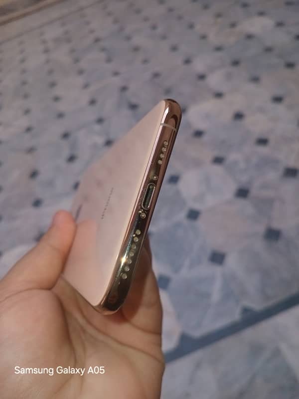 iPhone XS Max PTA APPROVED gold colour all things are work 03105364535 3