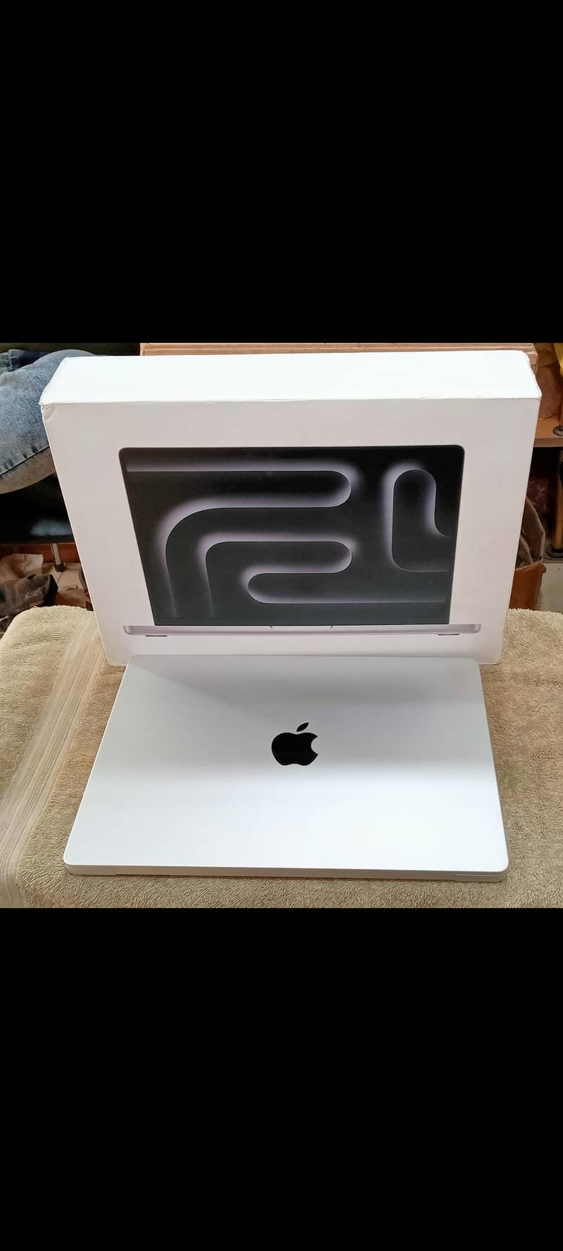 MacBook Pro & Air M1, M2 & M3 2020, 2021, 2022 & 2023 Used Stock 1