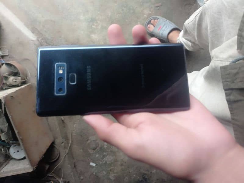 Samsung galaxy note 9 non pta  with Nokia 6300 4g 0