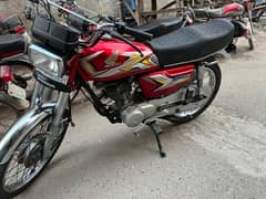 Honda 125  14 model restored in 25  Genven parts