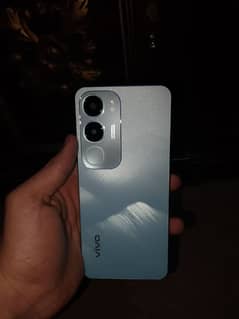 vivo y19s lush condition only 2days used 4+4/128