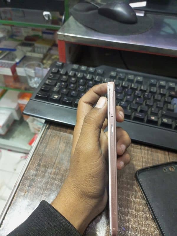 I am selling my oppo f1s 4