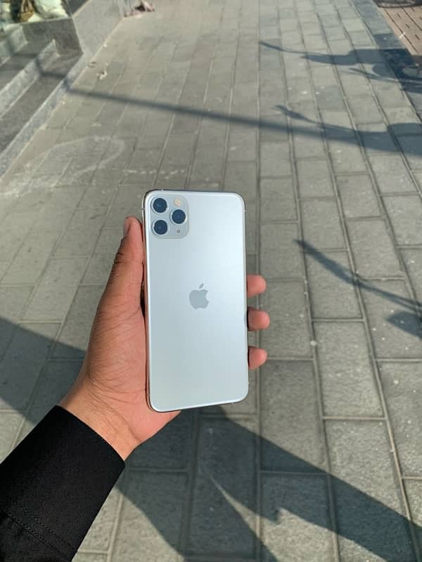 I Phone 11 pro max 64GB JV NoN PTA 2