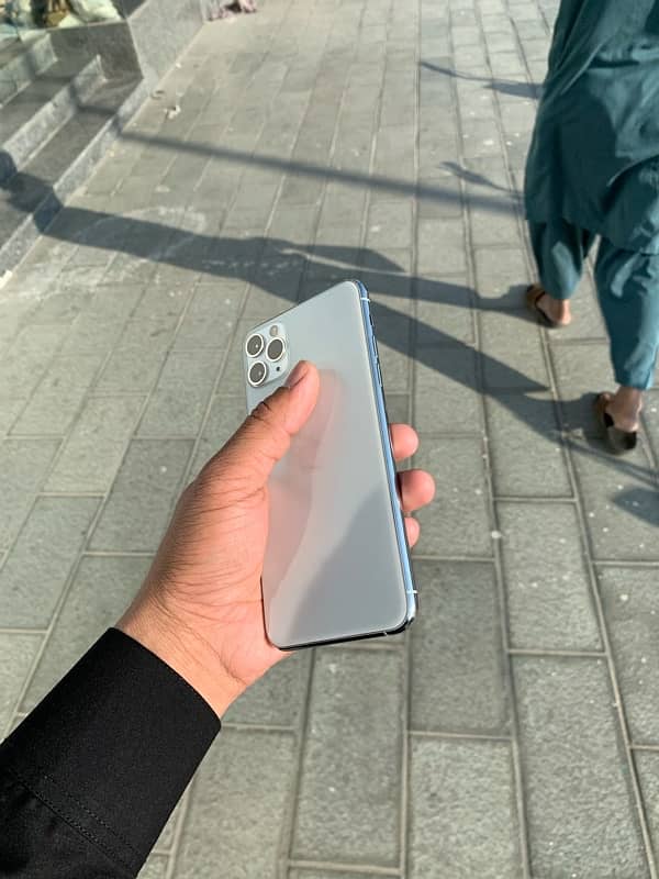 I Phone 11 pro max 64GB JV NoN PTA 4