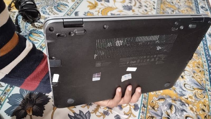 Good condition one hand used laptop 0