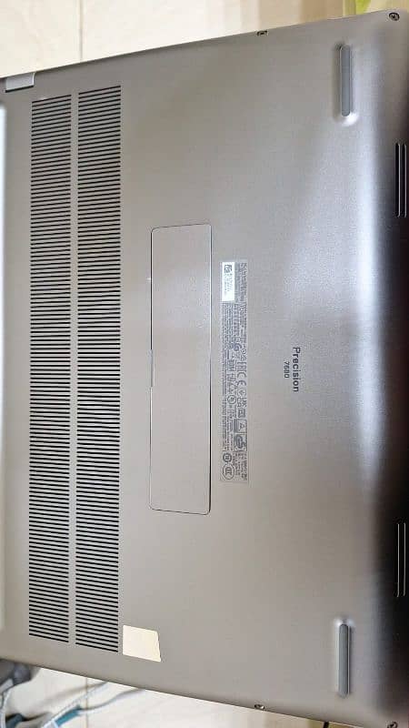 DELL PRECISION 7680 5