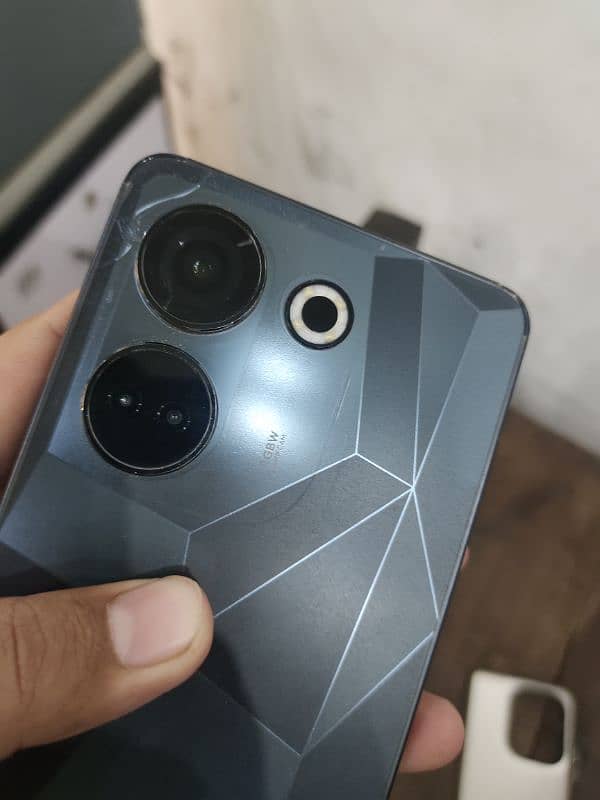 Tecno camon 20 (8/256) minor back break (03166848685) call this number 1