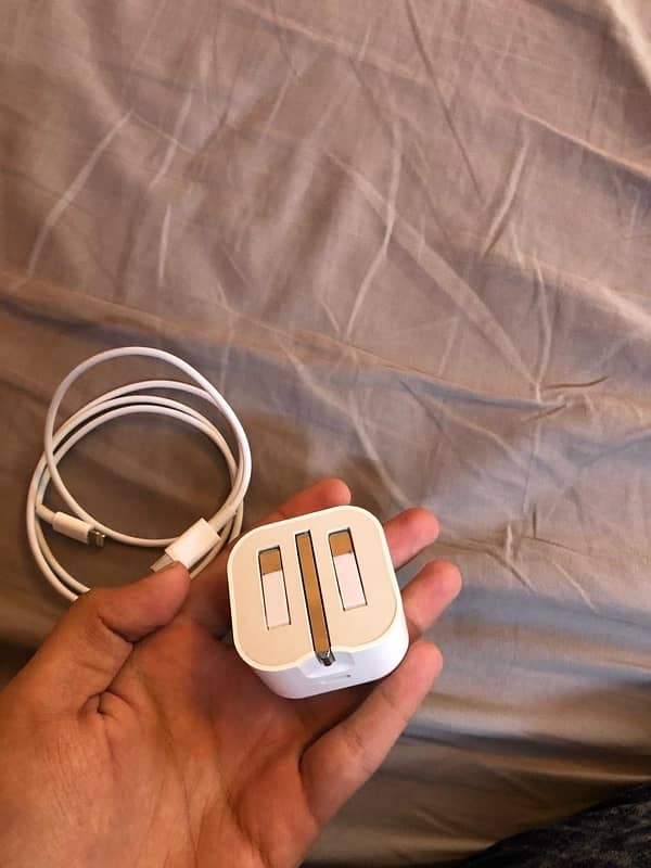 apple iphone 100 original fast charger for sale. . . 2