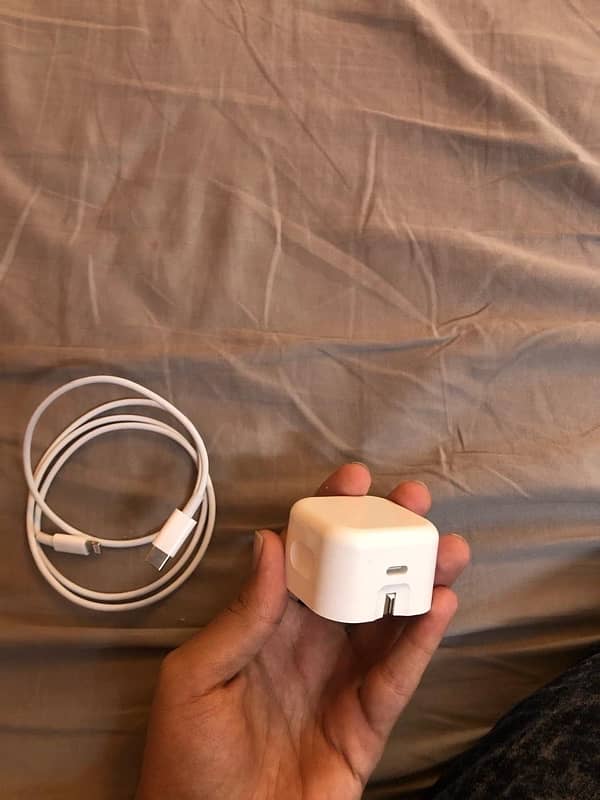 apple iphone 100 original fast charger for sale. . . 3