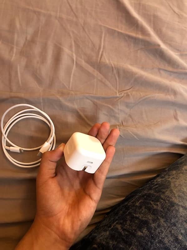 apple iphone 100 original fast charger for sale. . . 5